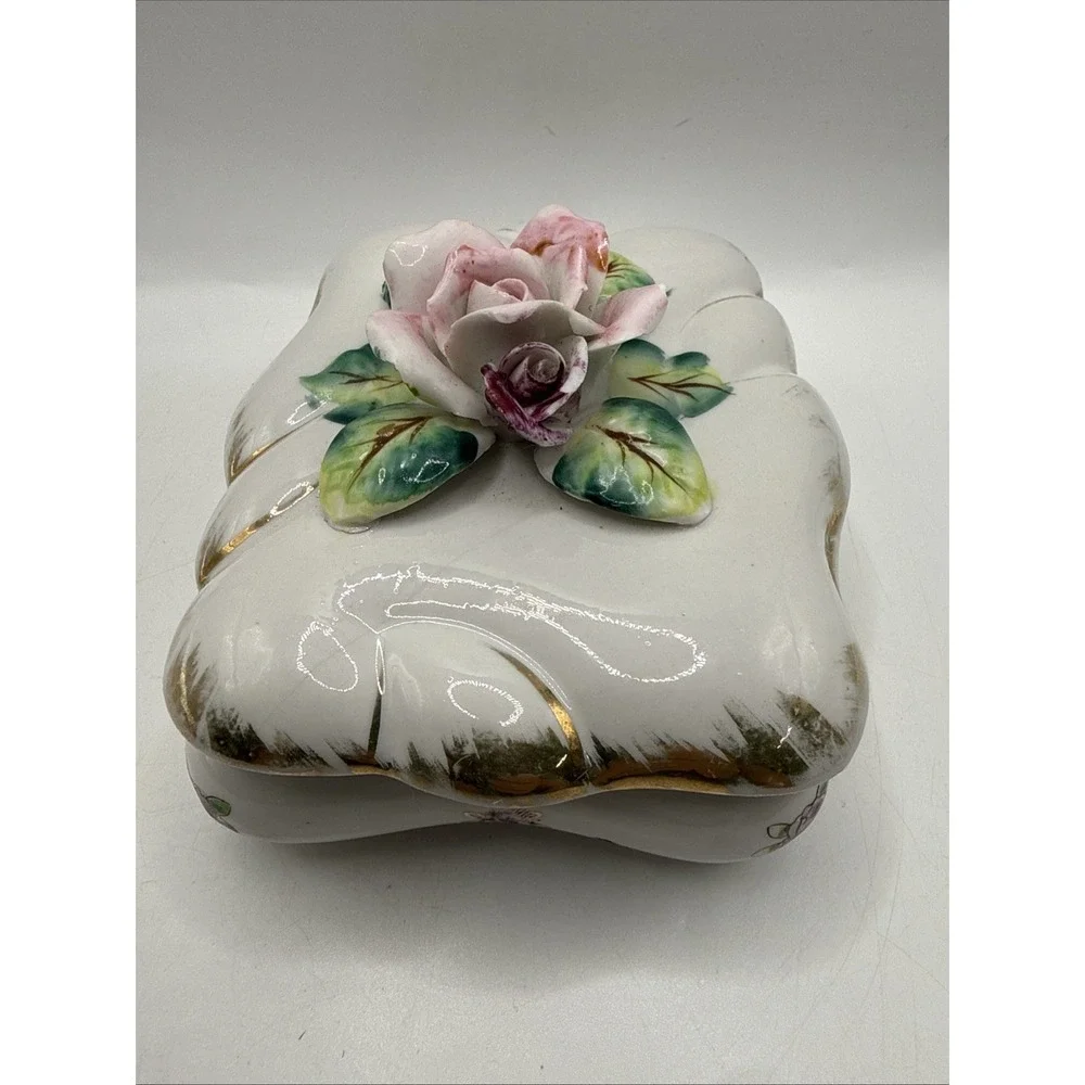 Vintage Porcelain Trinket Box – Pink Roses – Gold Trim – 1960s? 4.5